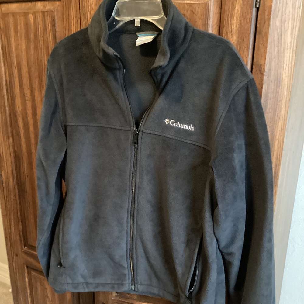 NWOT Men’s charcoal gray fleece Columbia jacket